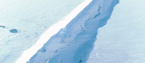 Larsen C Ice Shelf Breakoff Coming: Crack Grew 14 Miles Jan-Aug ... - democraticunderground.com