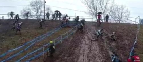 Scivolata collettiva ai Campionati americani di ciclocross