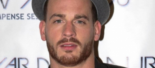 Raphaël tacle Milla Jasmine (Les Anges 9) sur le plateau du Mad Mag !
