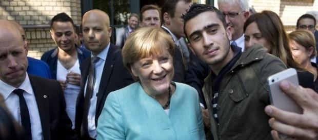 Es reicht, Frau Merkel. Treten Sie zurück! (Fotoverantw./URG Suisse: Blasting.News Archiv) Es reicht, Frau Merkel. Treten Sie zurück! (Fotoverantw./URG Suisse: Blasting.News Archiv)