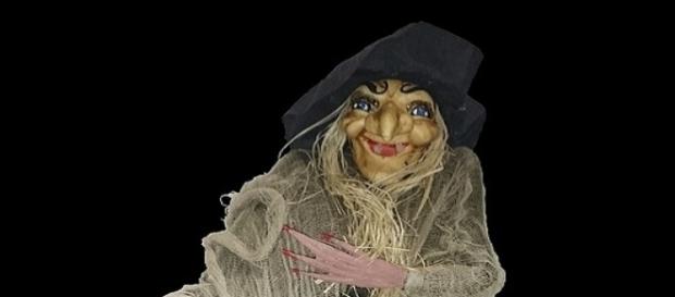 Nell'immagine una simpatica Befana Nell'immagine una simpatica Befana