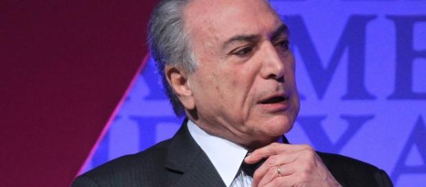O presidente anunciou a construção de mais 5 presídios. O presidente anunciou a construção de mais 5 presídios.