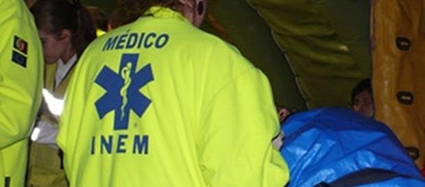 Vítima foi socorrida pelos operacionais do INEM mas não resistiu aos ferimentos Vítima foi socorrida pelos operacionais do INEM mas não resistiu aos ferimentos