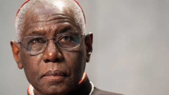Cardinal Sarah: Le Cardinal réclame le silence. De la parole libérée ? - lifesitenews.com