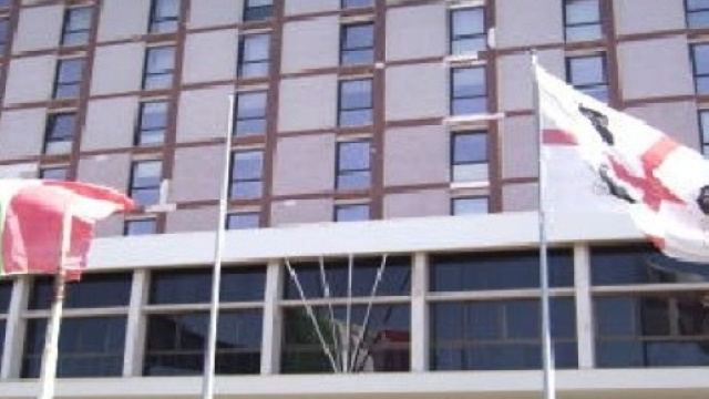 La Regione Sardegna pubblica 'Diamante Impresa', progetto di incentivi per start up rivolto ai soli immigrati.