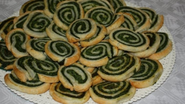 Rotolo di pasta con spinaci una preparazione salva tempo adatta in ogni occasione