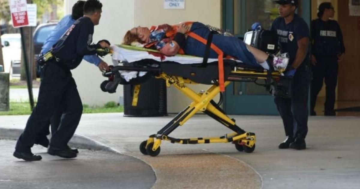 Fort Lauderdale Airport shooting Shepard Smith of Fox News calms terrified witness onair