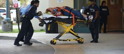 Fort Lauderdale airport shooting leaves 5 dead and 8 wounded. Photo: Blasting News Library - lmtonline.com