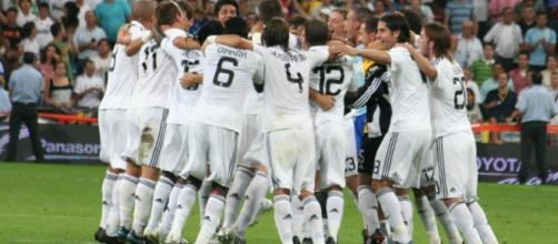 Real Madrid vs Granada [image:upload.wikimedia.org]