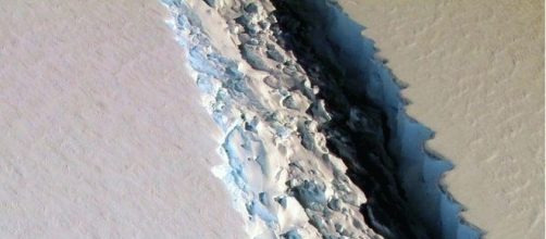 L'enorme frattura nei ghiacci dell'Antartide