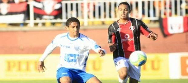 Após passar por clube catarinense, zagueiro interessa ao Corinthians Após passar por clube catarinense, zagueiro interessa ao Corinthians