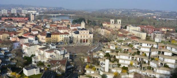 Givors, une ville pauvre où les aides sont quelquefois capitales ... - leprogres.fr Givors, une ville pauvre où les aides sont quelquefois capitales ... - leprogres.fr