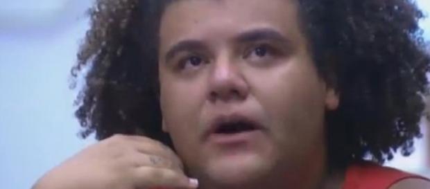 Gominho foi acusado de roubo em aeroporto. (foto: reprodução TV Record) Gominho foi acusado de roubo em aeroporto. (foto: reprodução TV Record)
