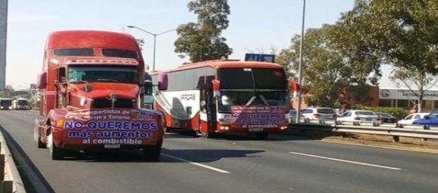 Las protestas por el aumento a la gasolina han terminado en saqueos. Las protestas por el aumento a la gasolina han terminado en saqueos.