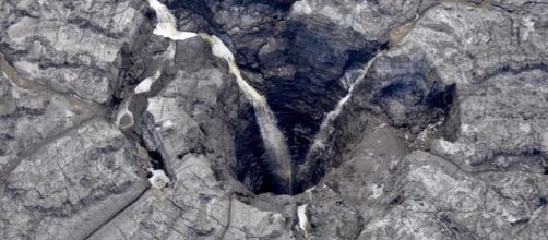 Massive Sinkhole Leaks Radioactive Water Into Florida's Aquifer - forbes.com