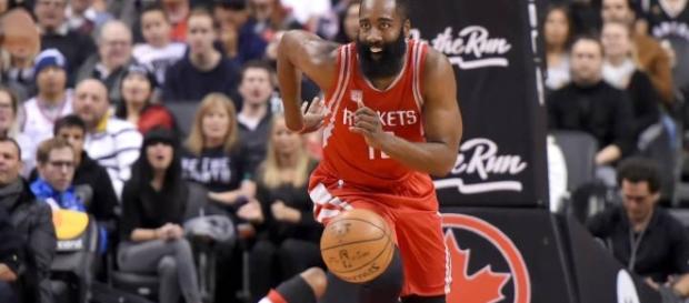 James Harden controló el partido frente a Toronto con un nuevo triple-doble James Harden controló el partido frente a Toronto con un nuevo triple-doble