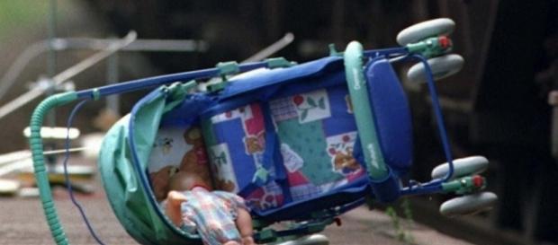 Kindesraub aus Kinderwagen (Symbolbild Quelle: dpa) Kindesraub aus Kinderwagen (Symbolbild Quelle: dpa)