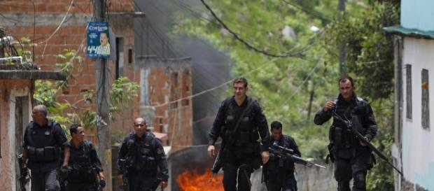 Polícia Militar do Rio de Janeiro combate o crime sem salários Polícia Militar do Rio de Janeiro combate o crime sem salários