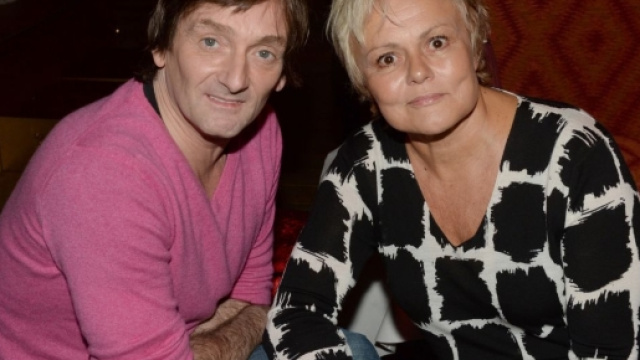 Muriel Robin et Pierre Palmade, l'un sur scène,; l'autre dans un fauteuil, ce soir...... - purepeople.com