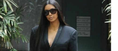 Kim Kardashian all'uscita dalla visita medica (Credits: radaronline.com)