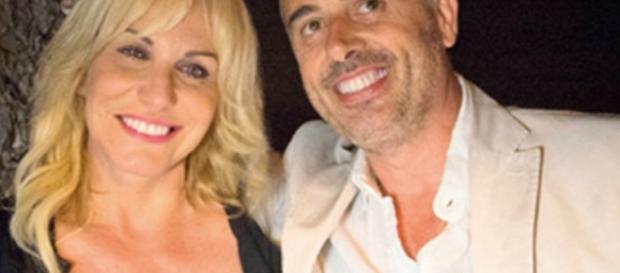 Antonella Clerici pubblica il primo selfie con Vittorio Garrone. Antonella Clerici pubblica il primo selfie con Vittorio Garrone.