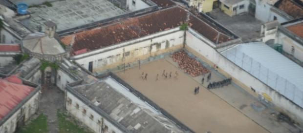 Após rebelião de 1 hora, a polícia de choque conseguiu conter os detentos Após rebelião de 1 hora, a polícia de choque conseguiu conter os detentos