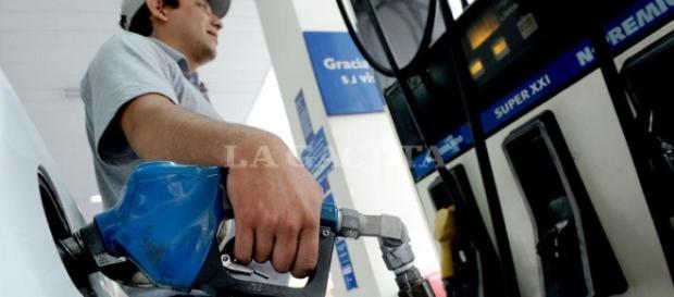Cargar nafta será un 1,5% más caro desde hoy - Economía | La Gaceta - com.ar Cargar nafta será un 1,5% más caro desde hoy - Economía | La Gaceta - com.ar