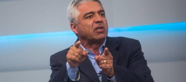 Major Olímpio provoca presos do Complexo Penitenciário de Bangu Major Olímpio provoca presos do Complexo Penitenciário de Bangu