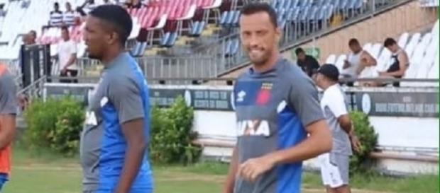 O atacante Thalles visivelmente fora de forma O atacante Thalles visivelmente fora de forma