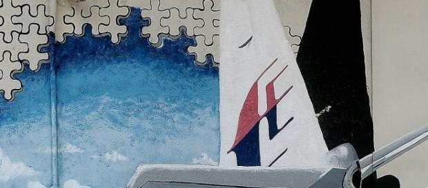 Was ist an Bord von Malaysia Airlines Flug MH370 wirklich passiert? (Fotoverantw./URG Suisse: Blasting.News) Was ist an Bord von Malaysia Airlines Flug MH370 wirklich passiert? (Fotoverantw./URG Suisse: Blasting.News)