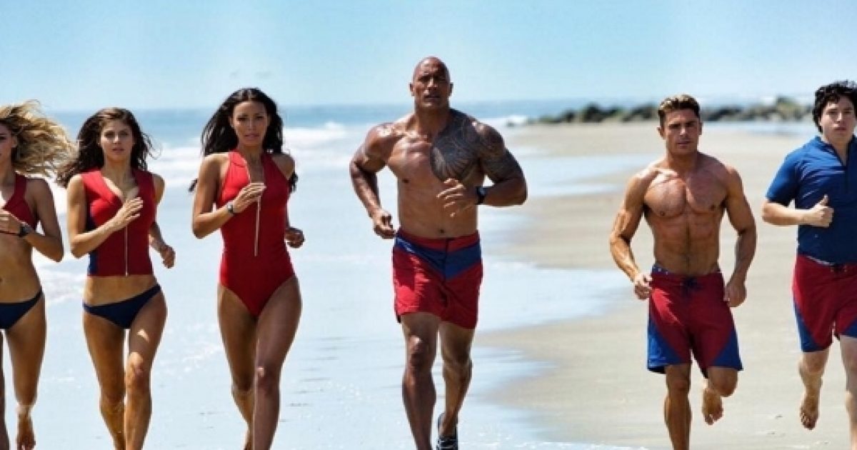 Спасатели малибу трейлер. Спасатели Малибу / Baywatch (2017). Дуэйн Джонсон спасатели Малибу 2017. Спасатели Малиьу Дуэйн Ждонс. Спасатели Малибу узбек тилида.