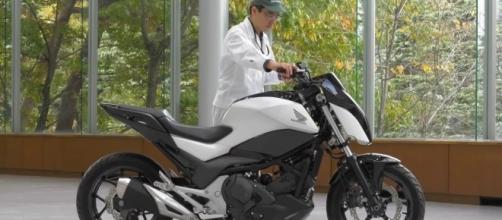 Honda Ride Assist Self-Balancing self-driving Motorcycle. Image Credit: Top 10/Youtube.com