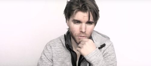 Screenshot of Onision, via YouTube ("Would Onision Have A One Night Stand With You?")