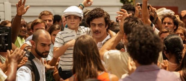 Benício del Toro interpreta Pablo Escobar em "Paraíso Perdido" Benício del Toro interpreta Pablo Escobar em "Paraíso Perdido"