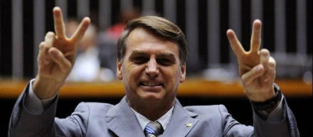Bolsonaro aparece bem nas pesquisas para 2018 Bolsonaro aparece bem nas pesquisas para 2018