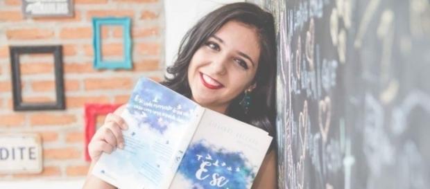 Giovanna Vaccaro e seu livro, "E Se...". Giovanna Vaccaro e seu livro, "E Se...".