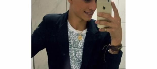 Itarbelly Lozano foi esfaqueado, morto e queimado pela mãe, que não aceitava a homossexualidade dele (Foto: Facebook/Reprodução) Itarbelly Lozano foi esfaqueado, morto e queimado pela mãe, que não aceitava a homossexualidade dele (Foto: Facebook/Reprodução)