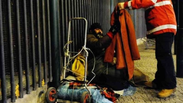 Il Papa fa predisporre le docce per i clochard in zona San Pietro - apocalisselaica.net