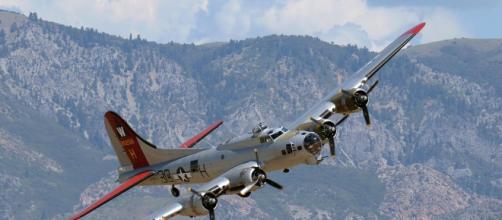 A B-17 bomber similar to the one on a US tour to honor veterans. [Image Credit: US Air Force]