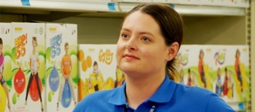 Lauren Ash plays the tough-as-nails Cloud 9 supervisor, Dina in "Superstore." (Image Credit: Flicks And The City Clips/YouTube)