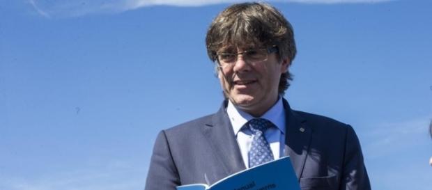 Carles Puigdemont ha arremetido contra el gobierno y ha dicho que la vergüenza del Estado les pesará siempre. Carles Puigdemont ha arremetido contra el gobierno y ha dicho que la vergüenza del Estado les pesará siempre.