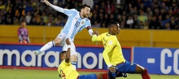 Leo Messi anotó los tres goles de Argentina - tiempodesanjuan.com Leo Messi anotó los tres goles de Argentina - tiempodesanjuan.com