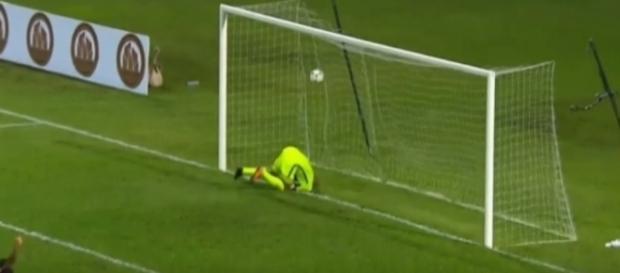 Tim Howard can't save the own goal - iFootballPassion7 via YouTube (https://www.youtube.com/watch?v=WqEq5157pqM) Tim Howard can't save the own goal - iFootballPassion7 via YouTube (https://www.youtube.com/watch?v=WqEq5157pqM)