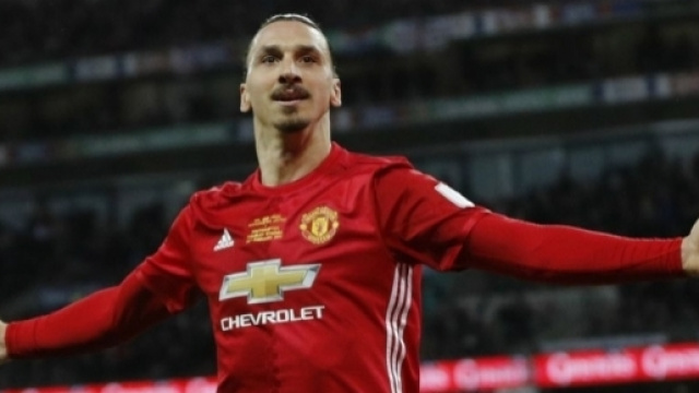 C'est officiel, Ibrahimovic prolonge à Man Utd ! - beIN SPORTS - beinsports.com