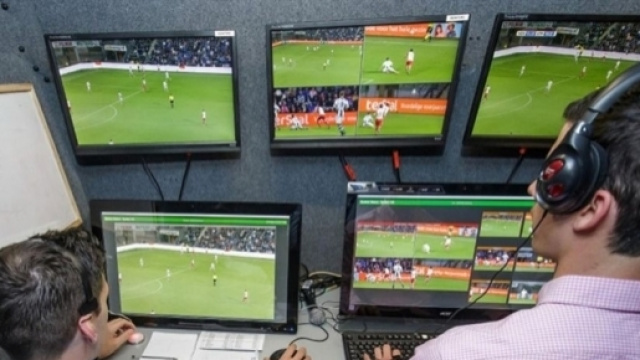 la postazione degli assistenti var