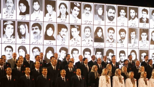 Les militants de l'OMPI rendent hommage à la mémoire de 30 000 prisonniers politiques exécutés en Iran