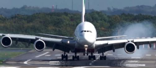 Video of an Emirates plane making a landing in strong crosswinds has gone viral [Image credit Cargospotter/YouTube]