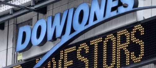 Il Dow Jones rileva per un errore tecnico che Google ha comprato Apple