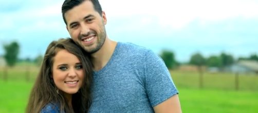 Jinger Duggar is dubbed as the "birth control rebel" because she is still not pregnant. [TLC/YouTube screencap]