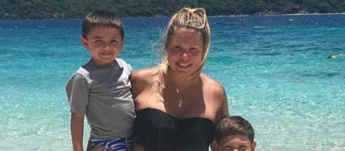 Kailyn Lowry enjoys a vacation with her boys. [Photo via Instagram]